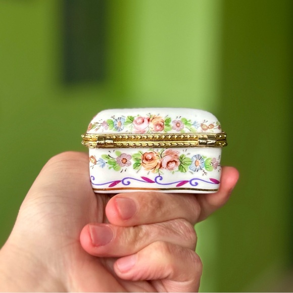 VTG Porcelain Floral Faith Based Mini Trinket Box Bible Verse Collectible Accent - Picture 5 of 11